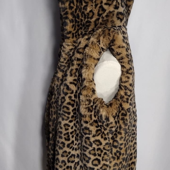 Carmen Leopard Print Faux Fur Hooded Vest size L pre owned Exellent condition - Picture 8 of 13